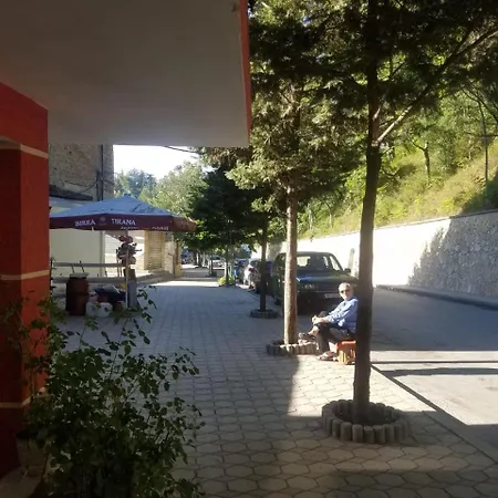 Flora Apartman