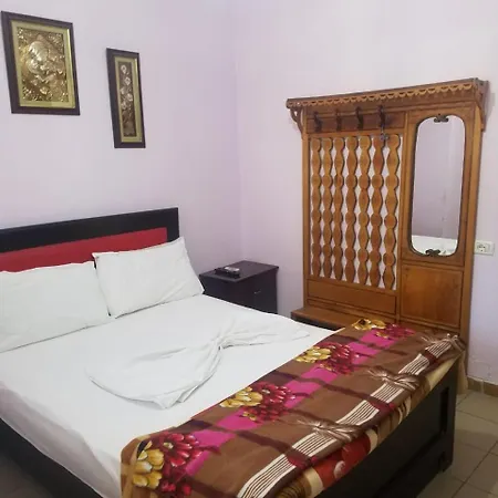 Flora Apartman